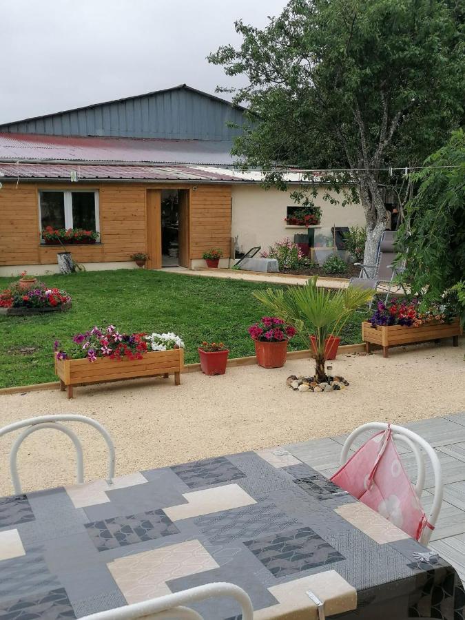 Chambre D'Hotes Bleigny-le-Carreau Exterior foto
